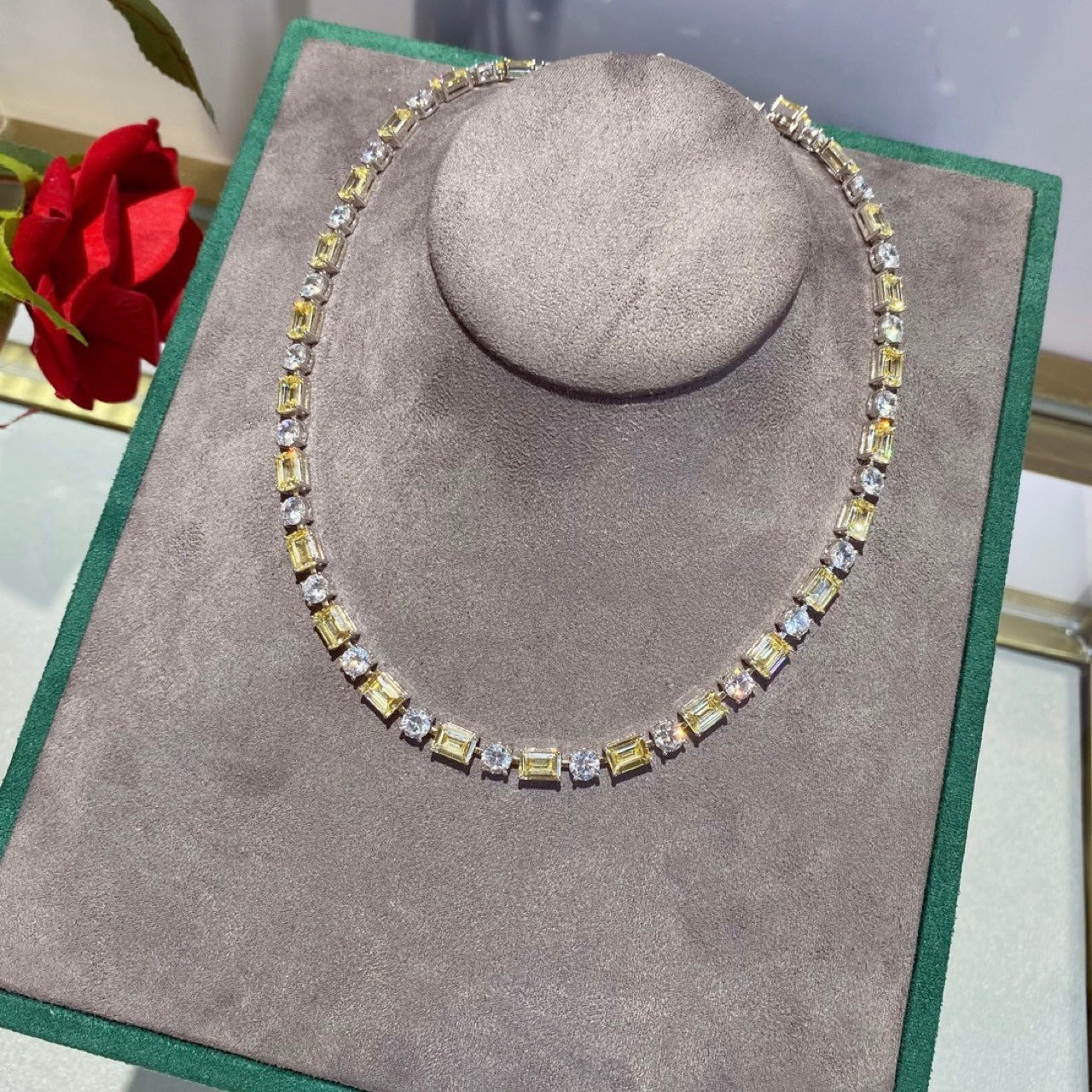 Lab Grown Diamond Elegant Hand Cut Siwa Necklace